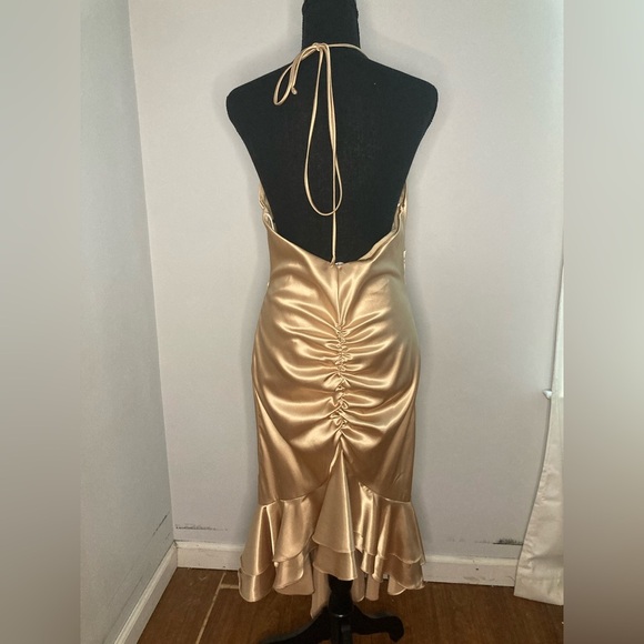 Glam Vintage Gold V neck Gown - Picture 2 of 3